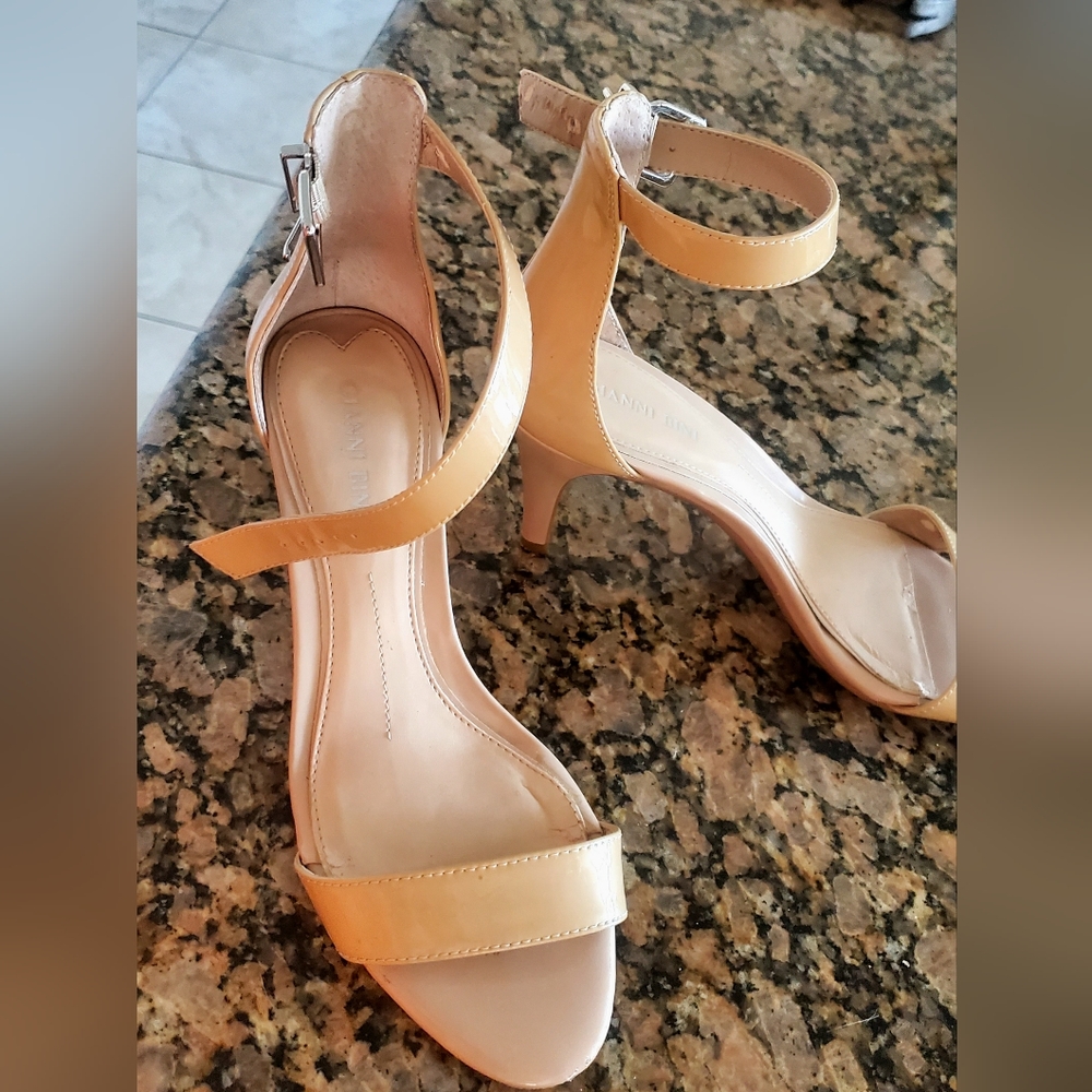 Gianni Bini nude strappy short heels